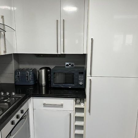 Three Bedroom House In Tooting By Star Apartments London Exteriör bild