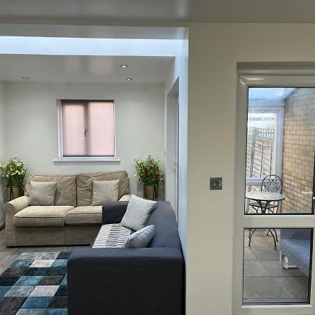 Three Bedroom House In Tooting By Star Apartments London Exteriör bild