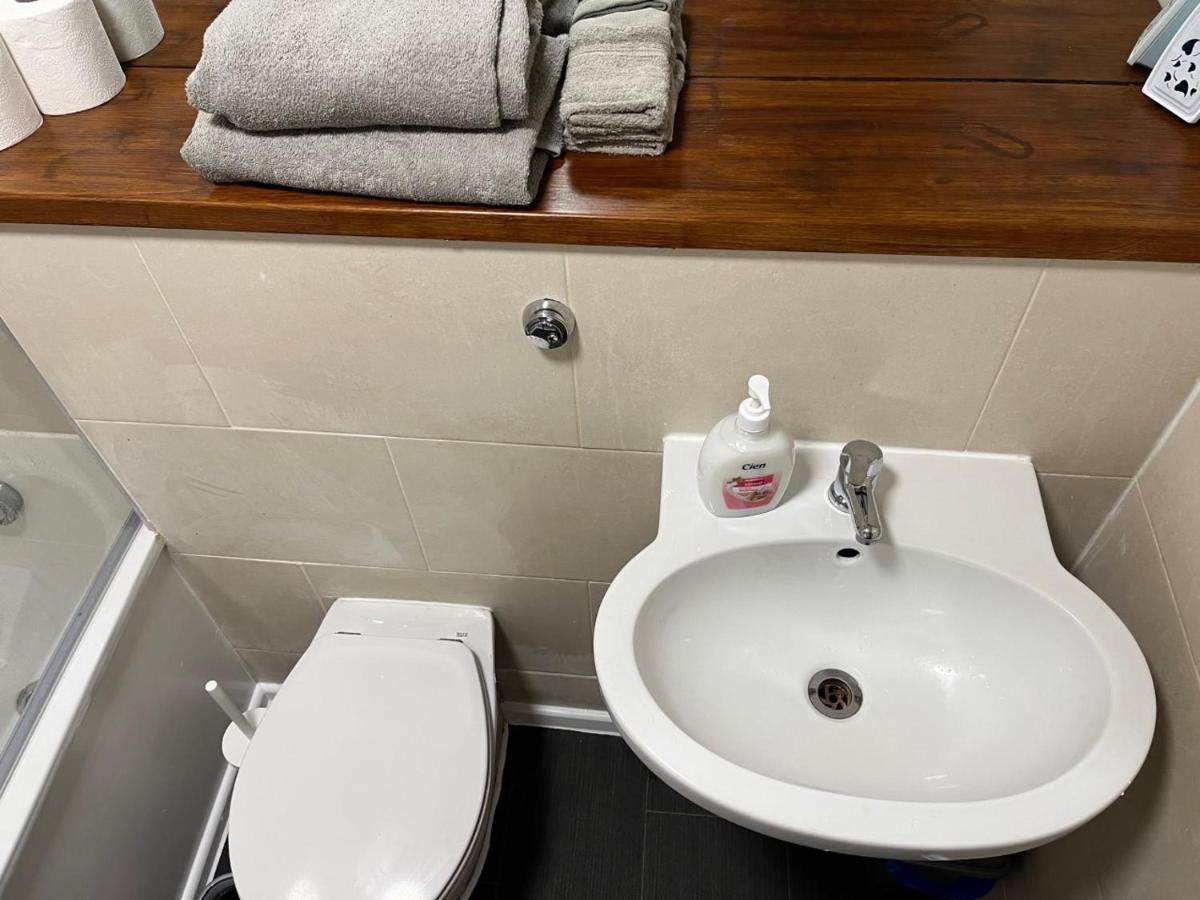 Three Bedroom House In Tooting By Star Apartments London Exteriör bild