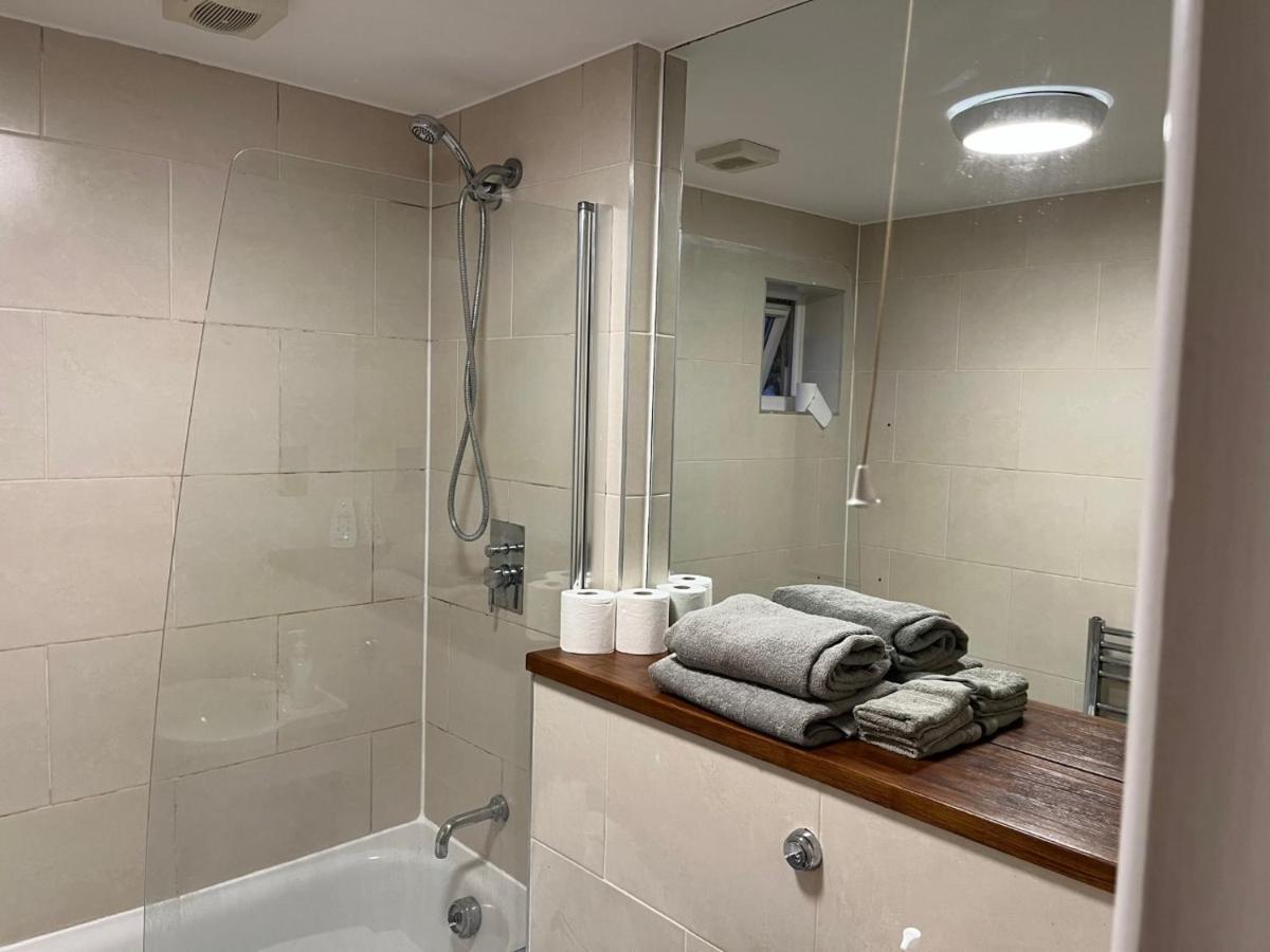 Three Bedroom House In Tooting By Star Apartments London Exteriör bild